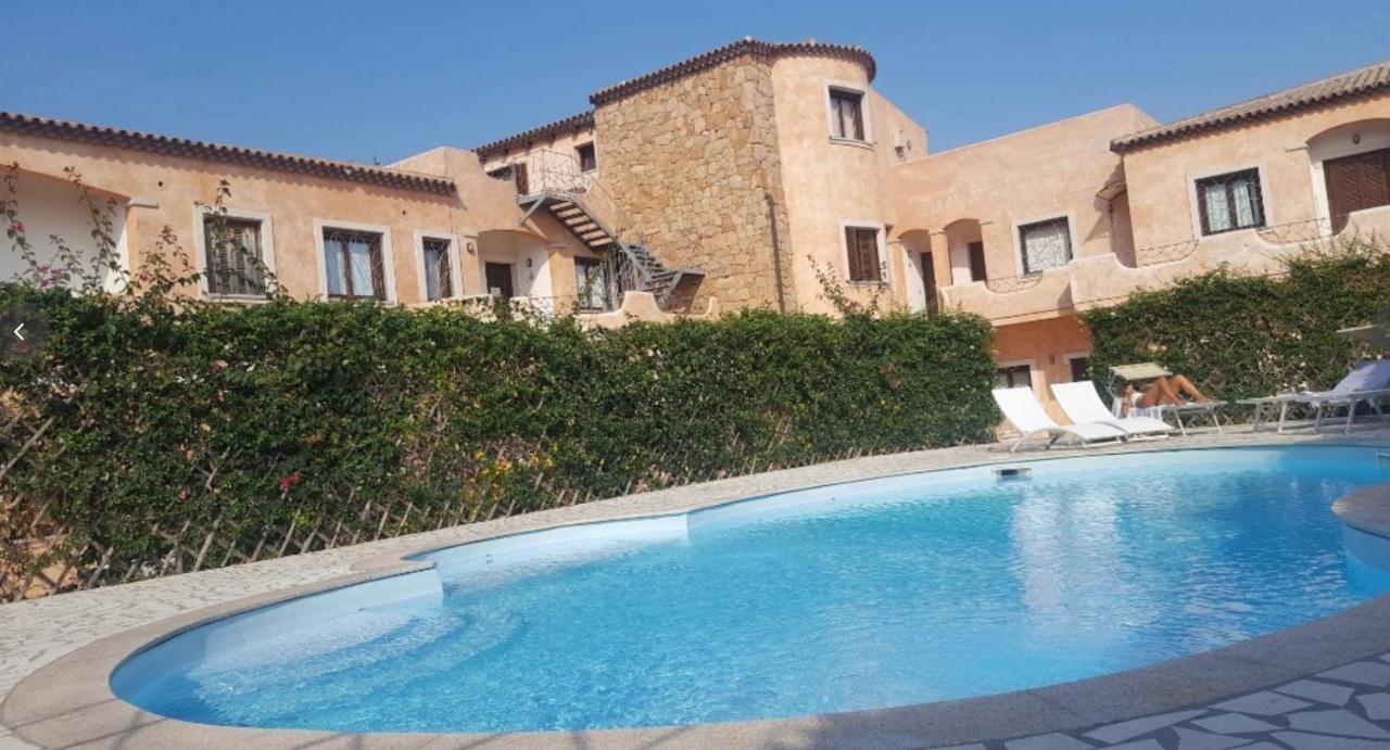 Nuovi Appartamenti Tri E Bilocali In Residence Con Piscina A Porto Cervo 800Mt Mare ลิเชียดิวักกา ภายนอก รูปภาพ